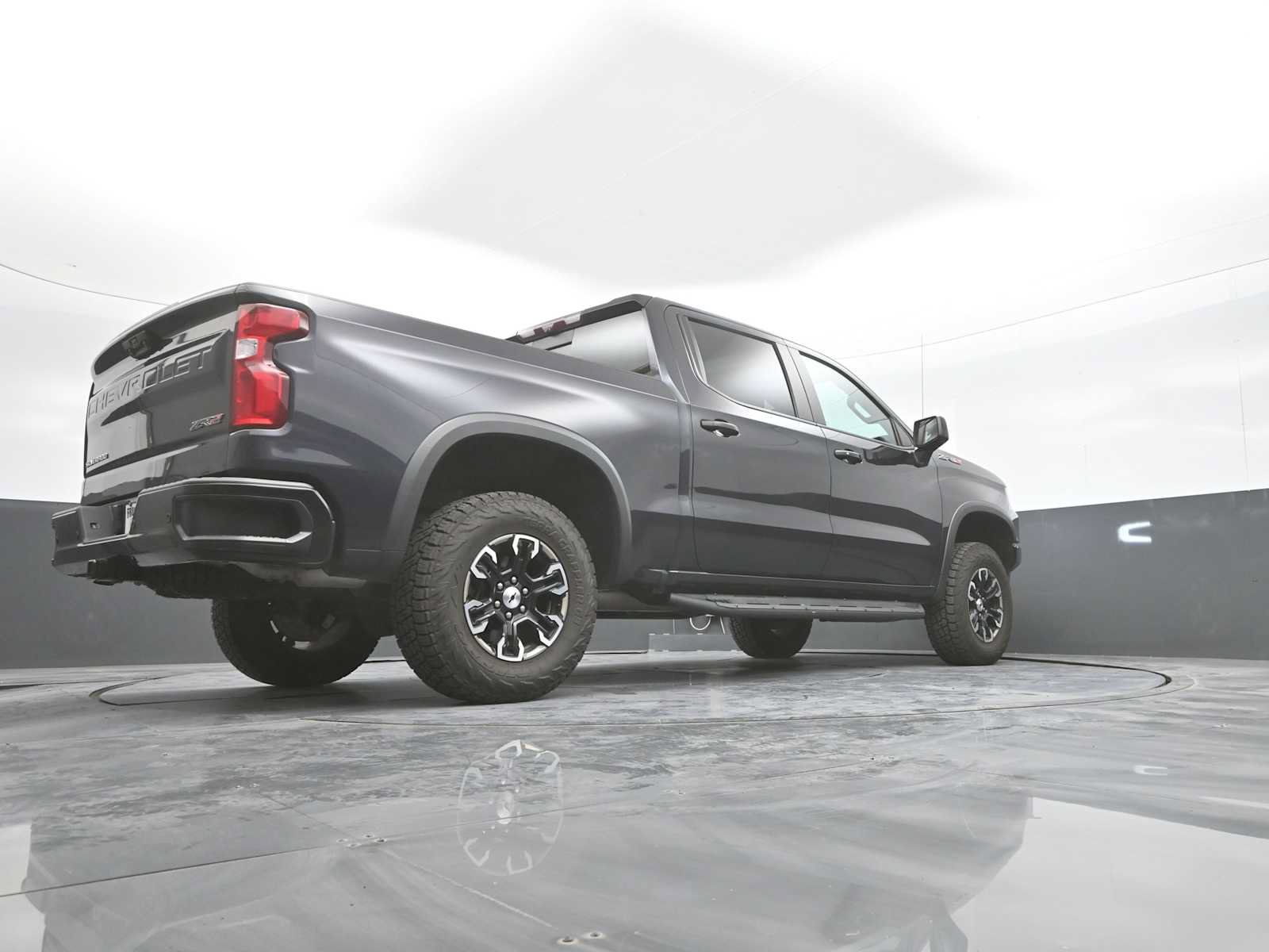 Used 2022 Chevrolet Silverado 1500 ZR2 w/ Technology Package AWD/4WD image 48