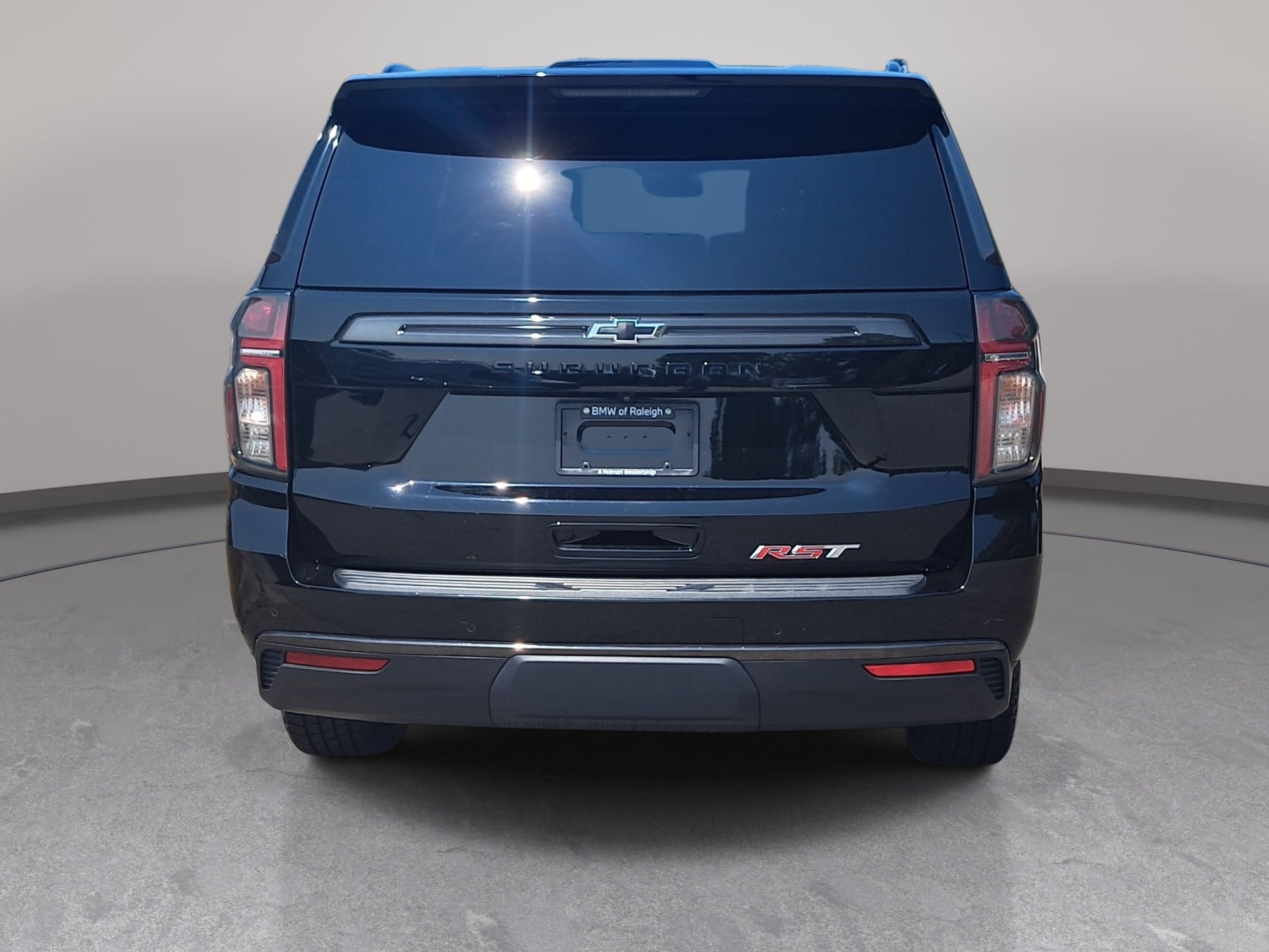 Used 2021 Chevrolet Suburban RST w/ Luxury Package AWD/4WD image 6