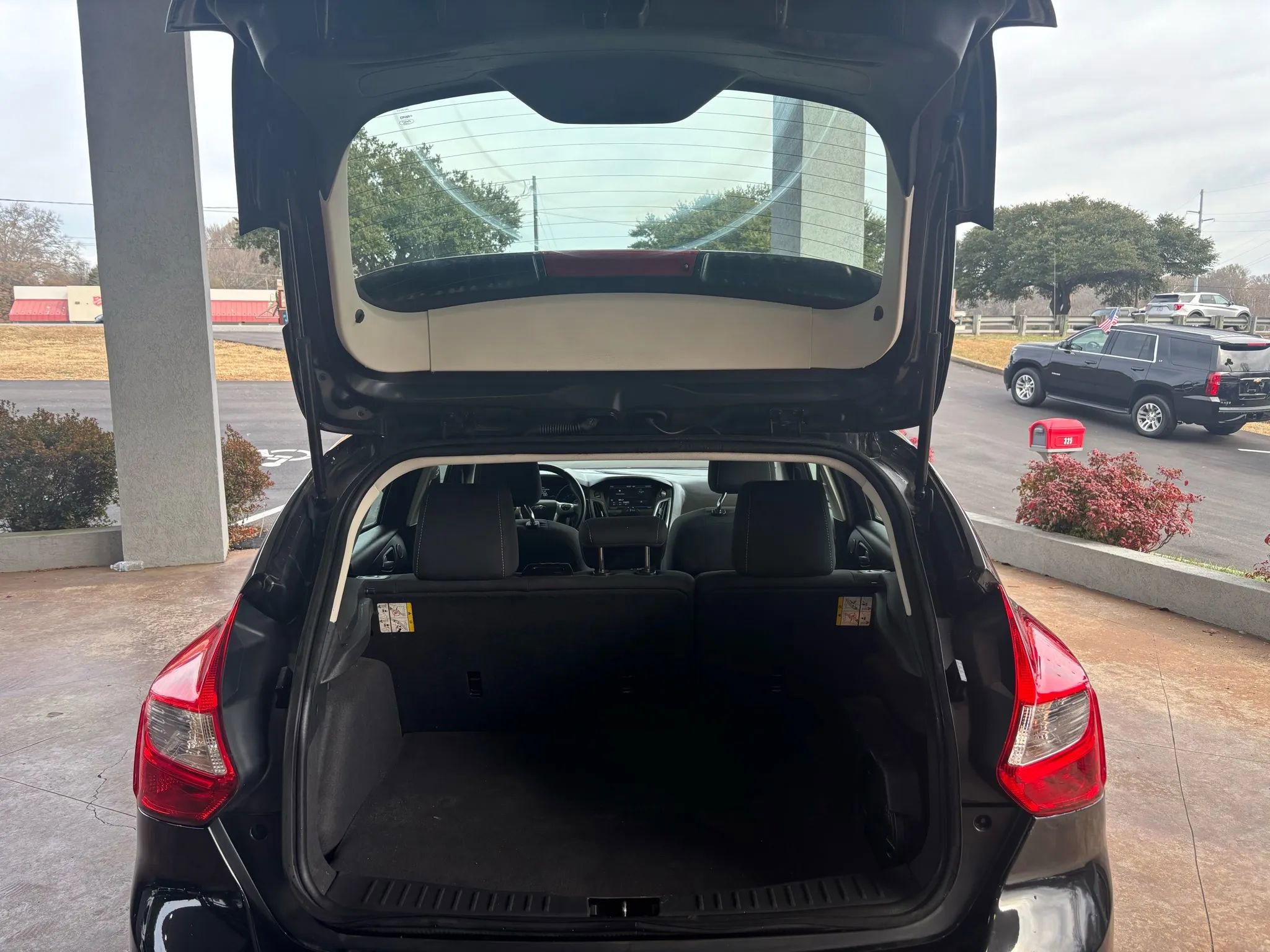 Used 2012 Ford Focus Titanium w/ Titanium Handling Pkg image 22