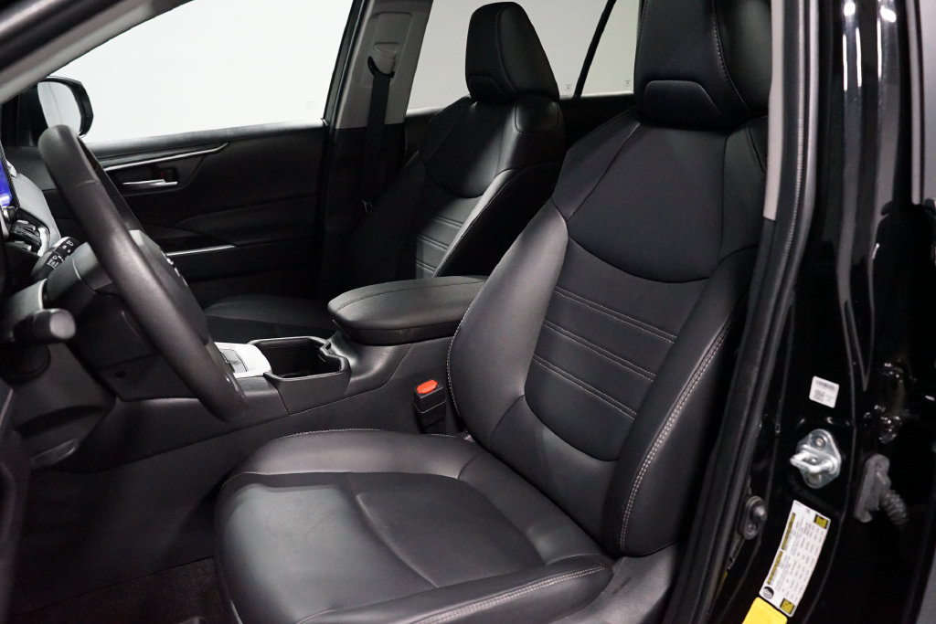 Certified 2025 Toyota RAV4 XLE Premium w/ Weather Package AWD/4WD image 27