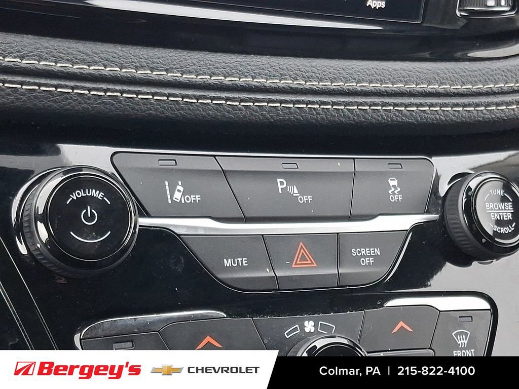 Used 2023 Chrysler Pacifica Touring-L image 27