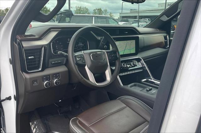 Used 2024 GMC Sierra 3500 Denali w/ Technology Package image 15