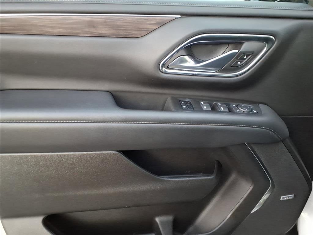 Used 2022 Chevrolet Suburban LT w/ LT Signature Package image 17