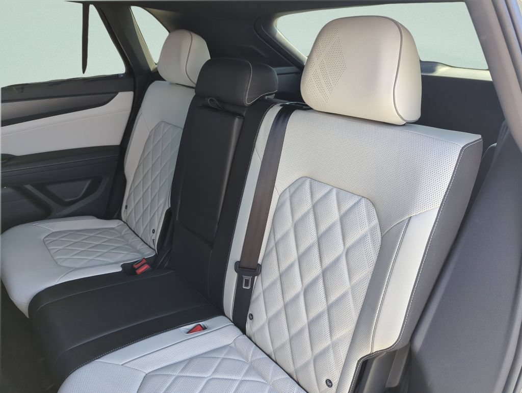 New 2025 Volkswagen Atlas Cross Sport SEL Premium R-Line AWD/4WD image 26