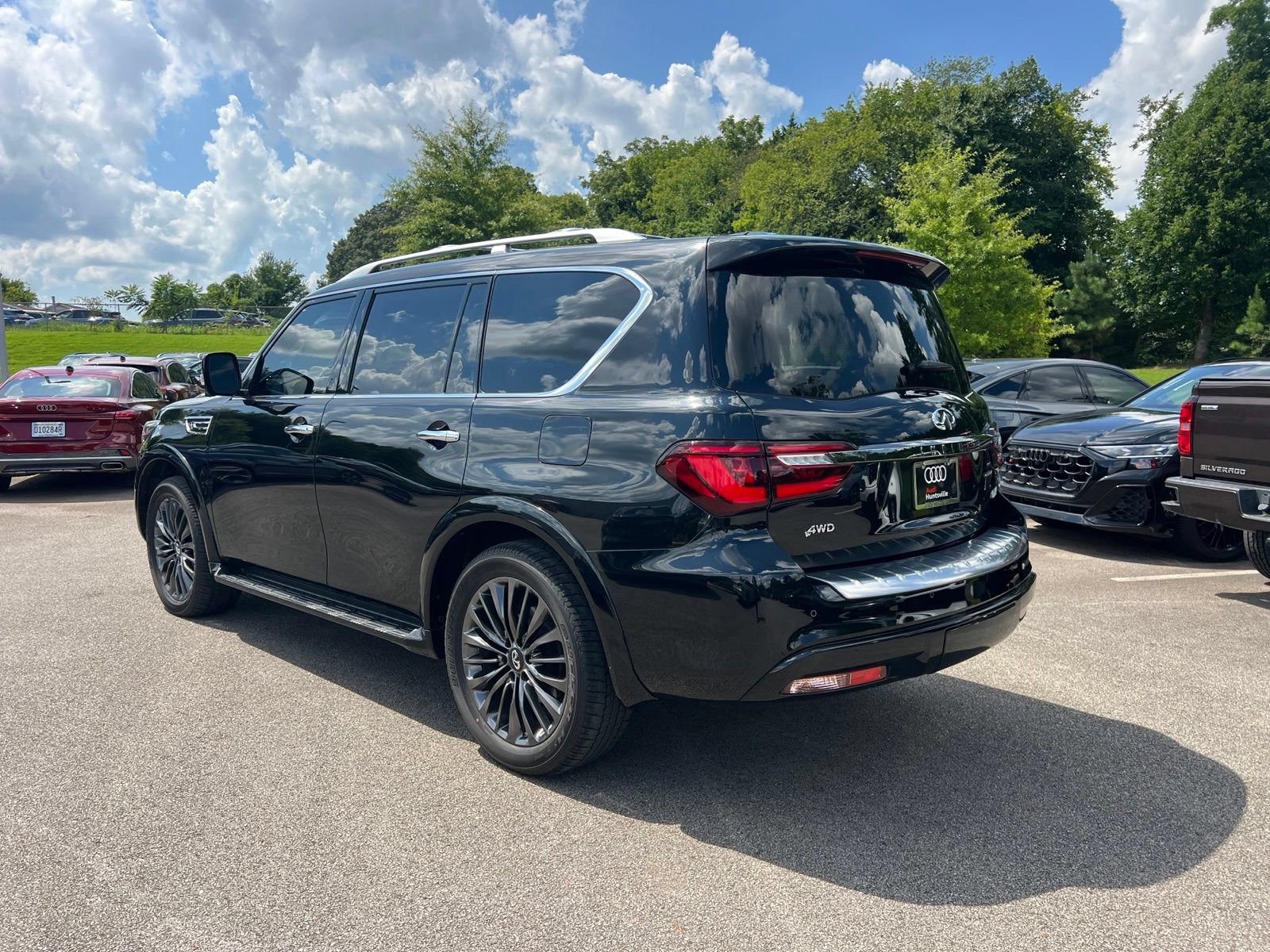 Used 2024 INFINITI QX80 Premium Select w/ Cargo Package AWD/4WD image 8