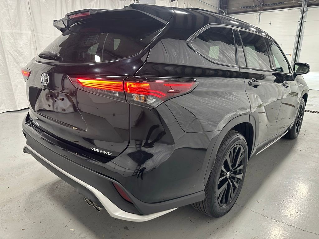 Used 2025 Toyota Highlander XSE image 7