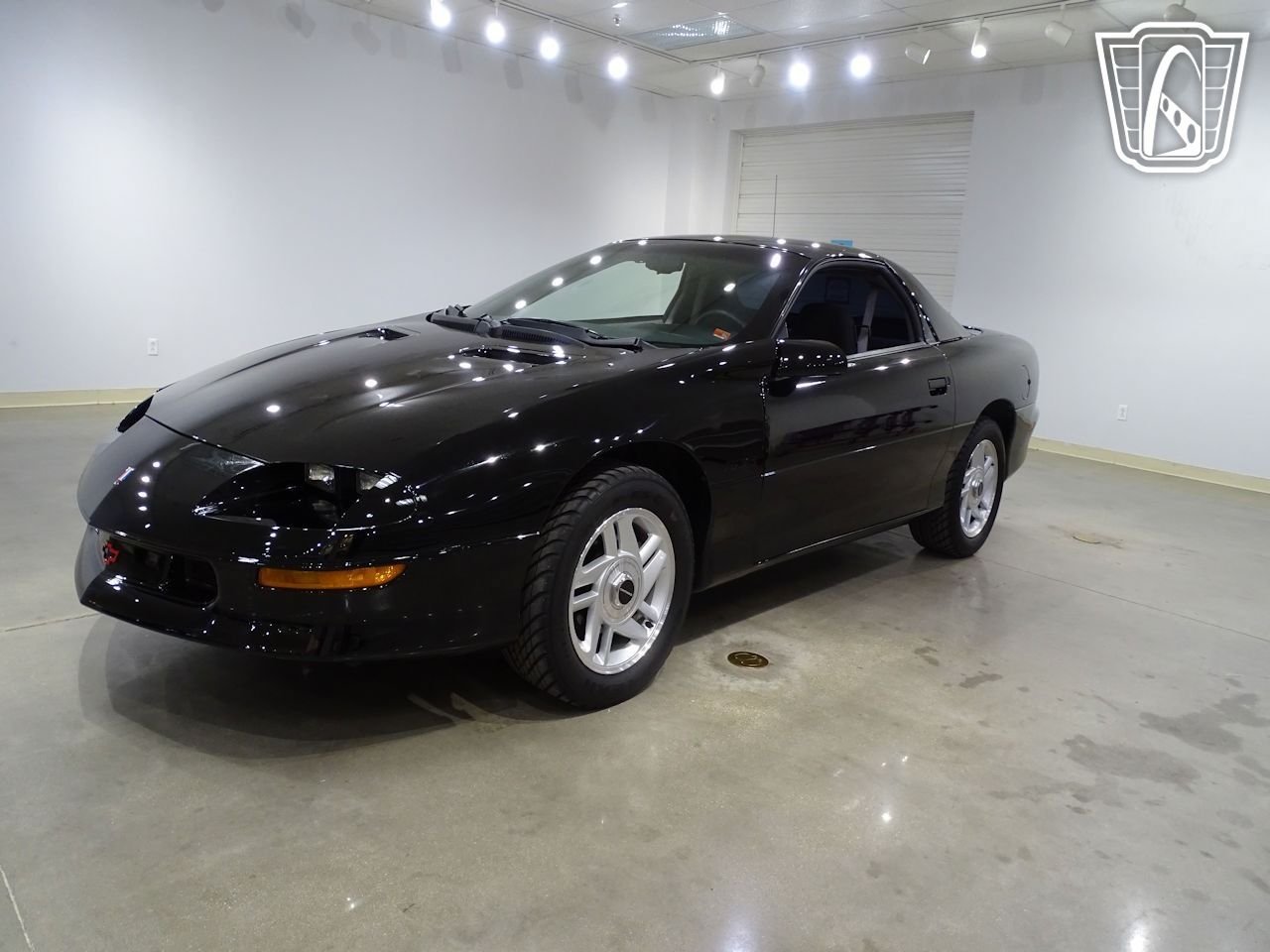 Used 1995 Chevrolet Camaro Z28 RWD image 2