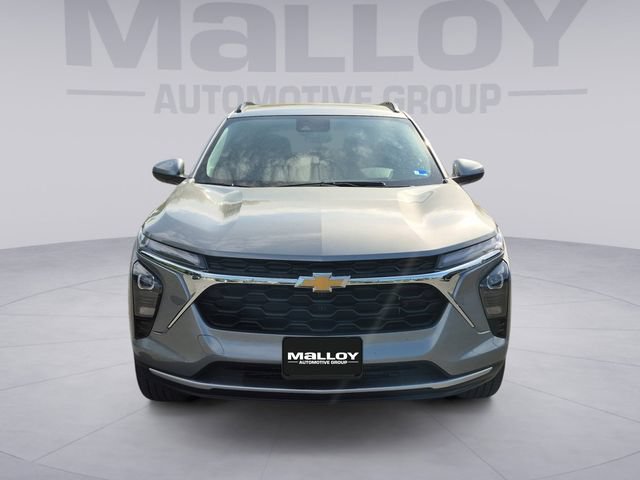 Used 2026 Chevrolet Trax LT w/ Sunroof Package FWD image 8