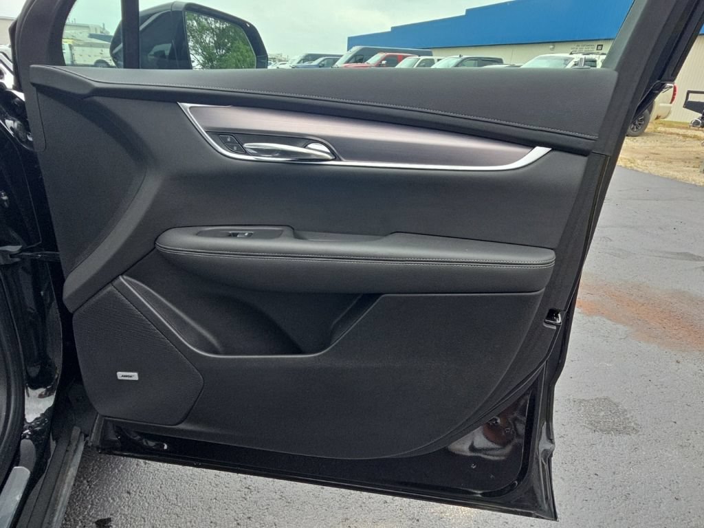 Used 2024 Cadillac XT6 Luxury w/ LPO, Floor Liner Package AWD/4WD image 17