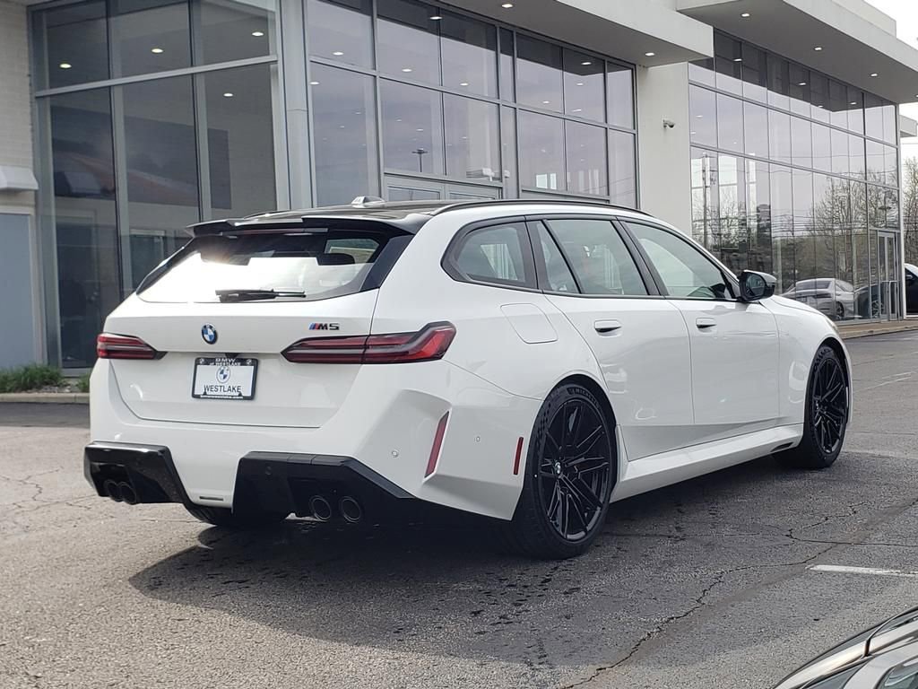 New 2026 BMW M5 Touring AWD/4WD image 4