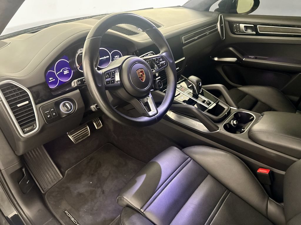 Used 2023 Porsche Cayenne Turbo AWD/4WD image 9