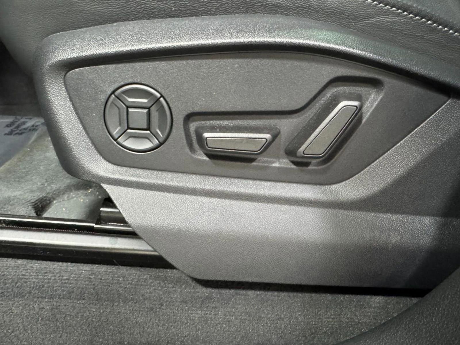 Certified 2023 Audi Q8 Premium w/ Convenience Package AWD/4WD image 24