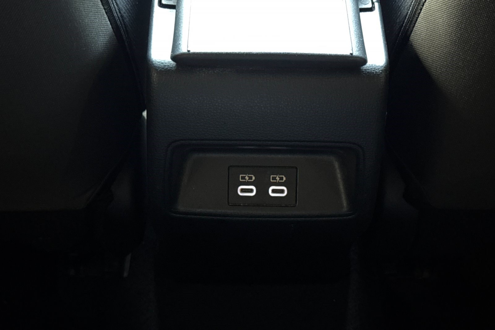 Used 2023 Toyota Corolla SE w/ Carpet Mat Package (TMS) FWD image 16
