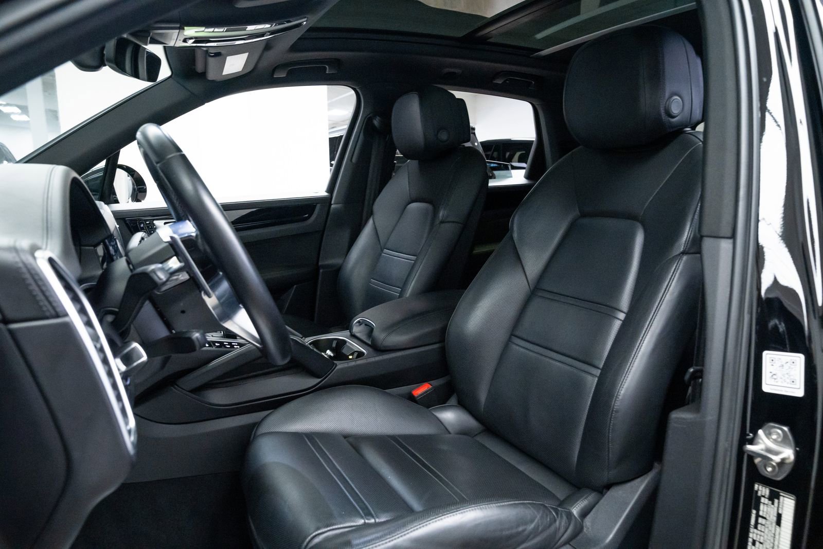 Used 2019 Porsche Cayenne image 16