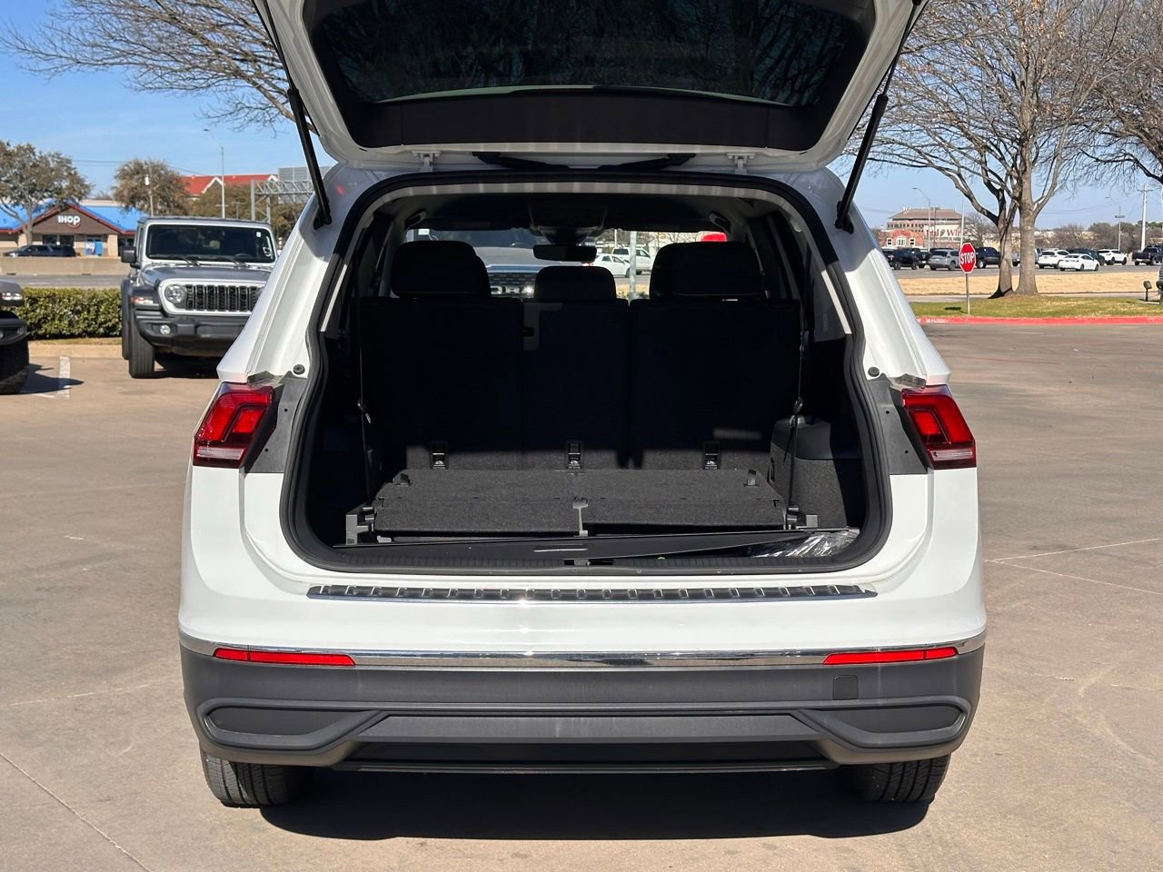 Used 2024 Volkswagen Tiguan S image 16