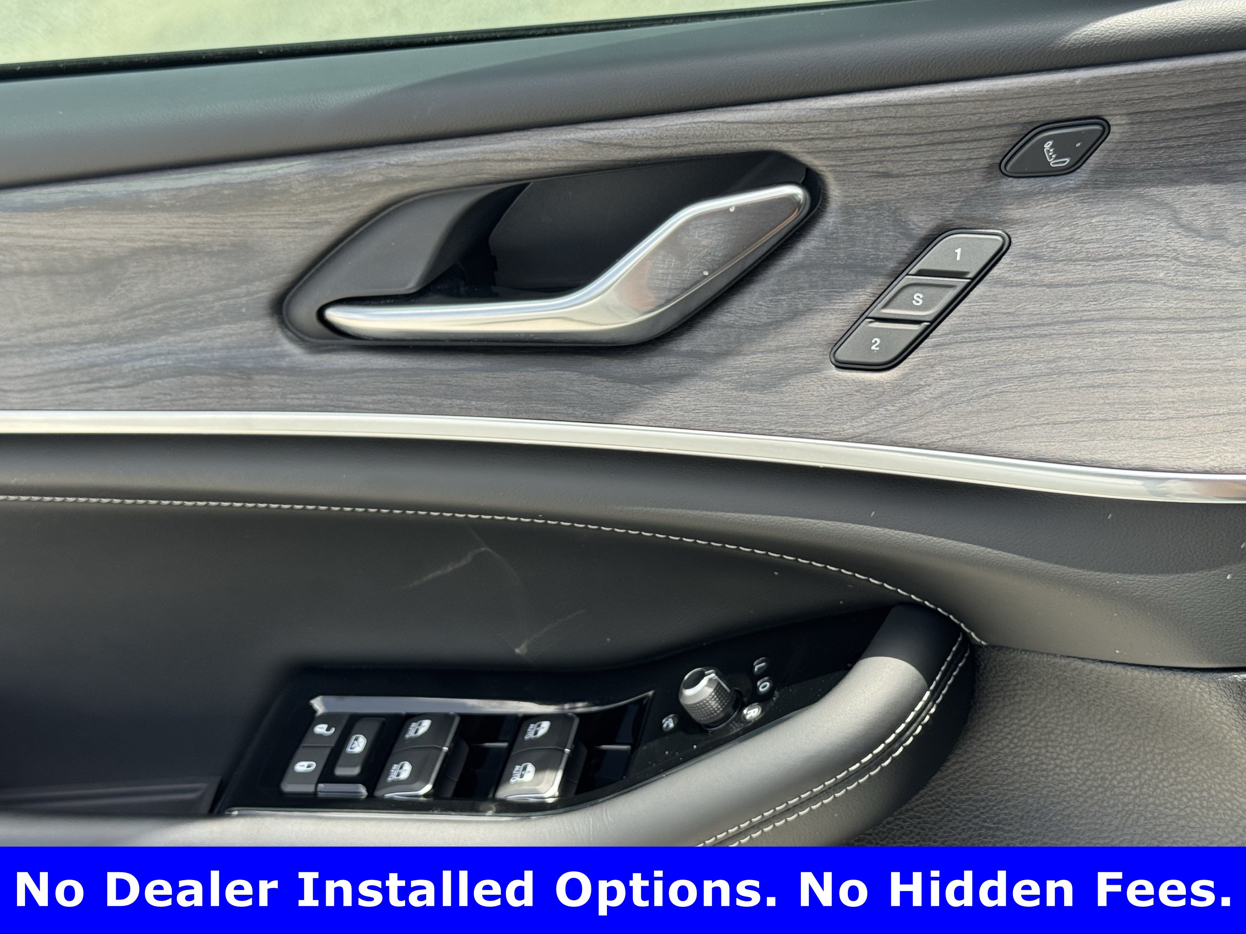 Used 2024 Jeep Grand Cherokee Overland w/ Luxury Tech Group IV AWD/4WD image 23