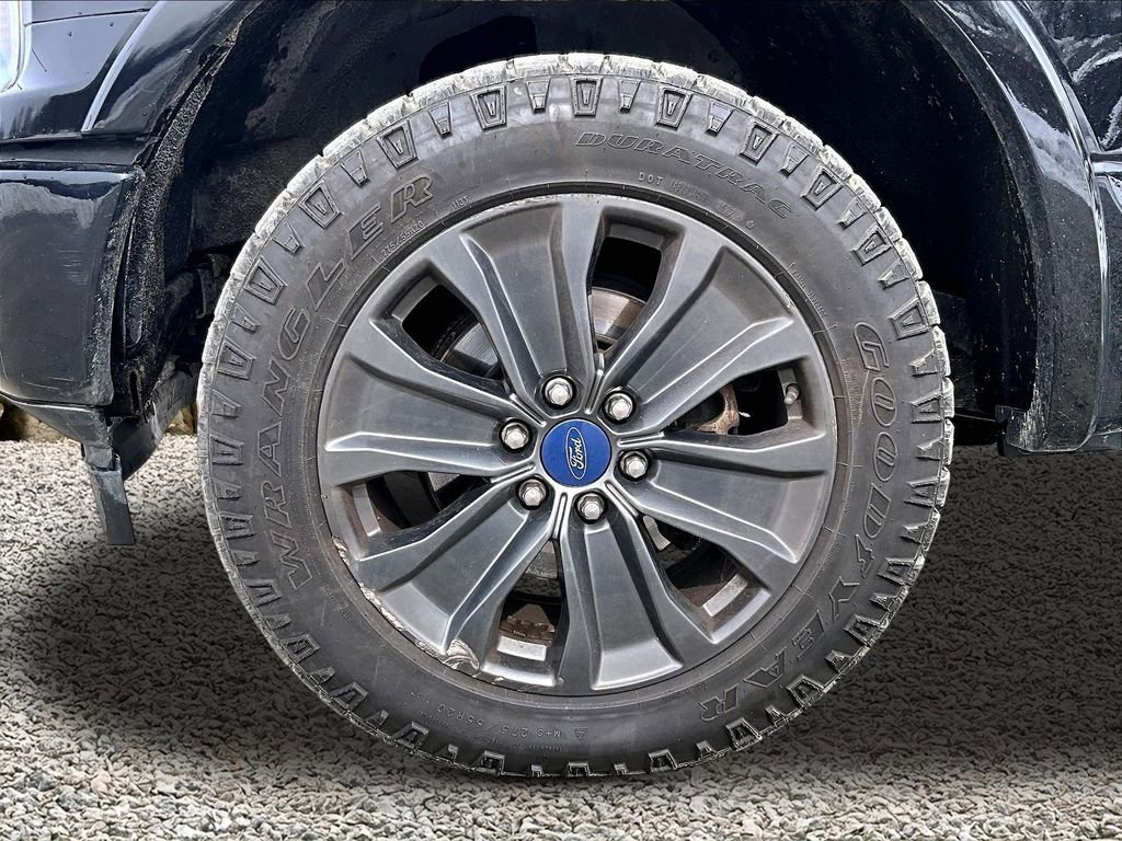 Used 2018 Ford F150 Lariat w/ Equipment Group 502A Luxury image 8