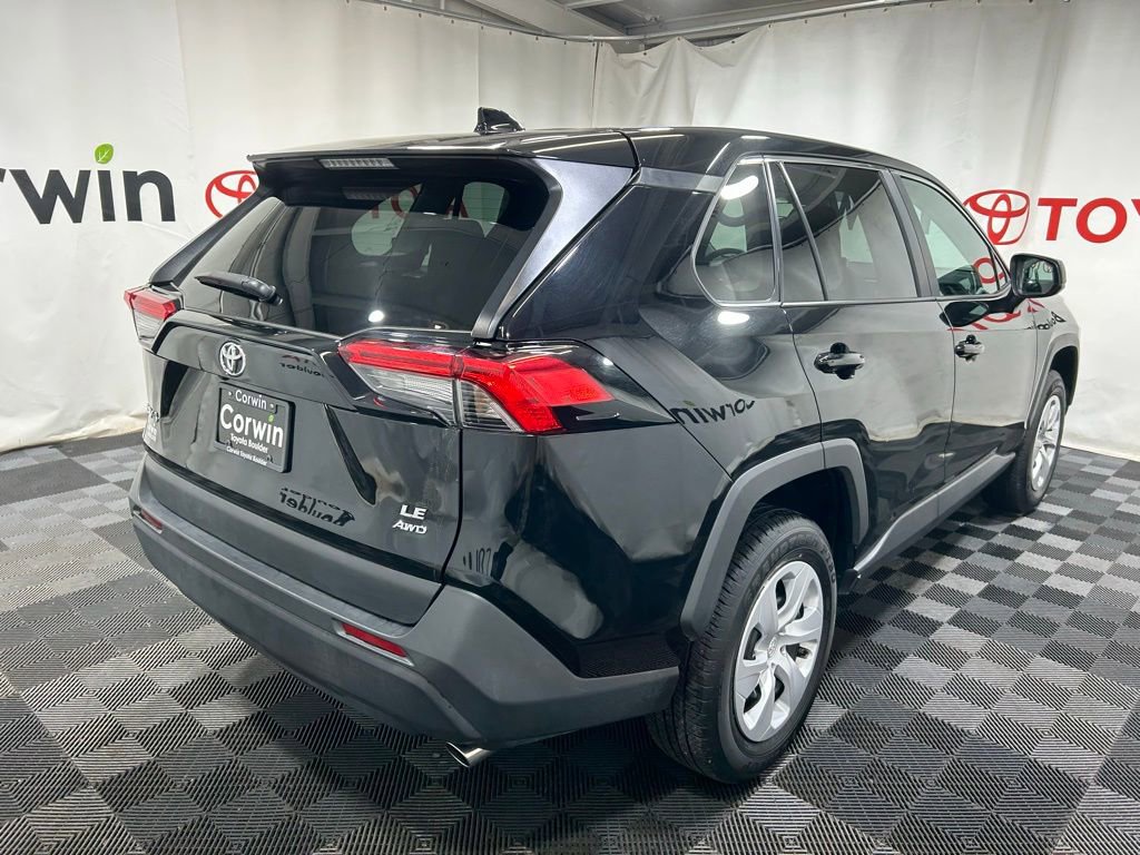 Used 2025 Toyota RAV4 LE image 8