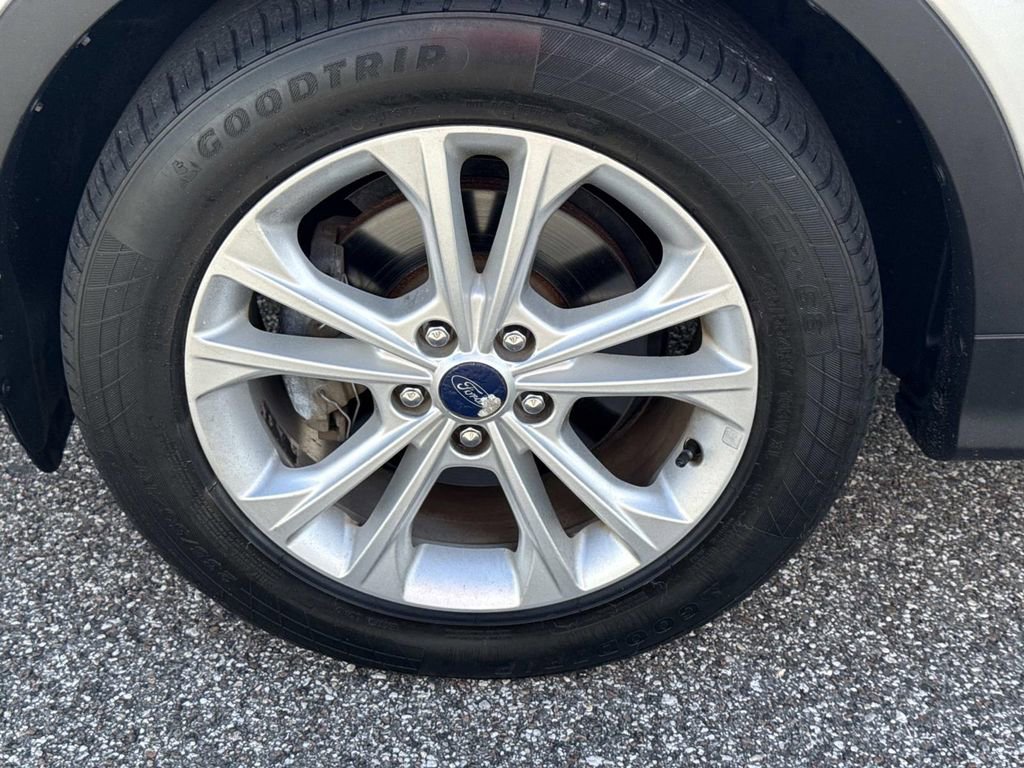 Used 2018 Ford Escape SE image 11