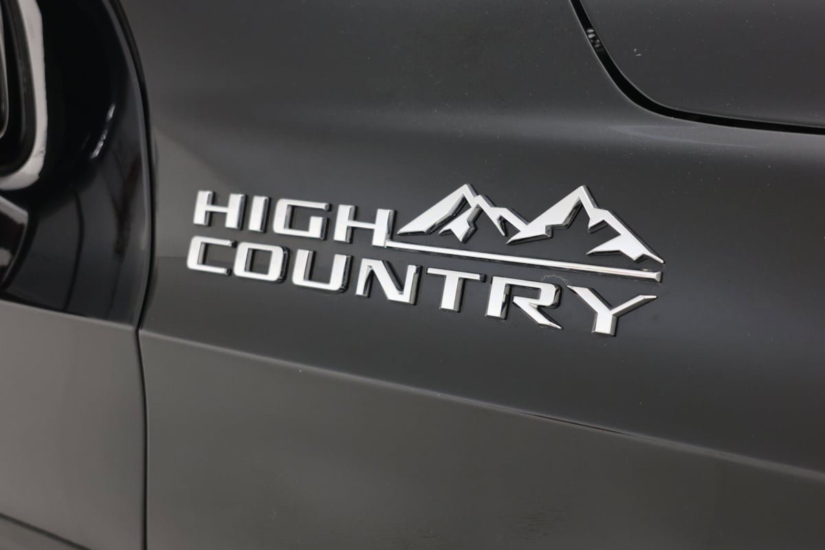 Used 2024 Chevrolet Tahoe High Country image 17