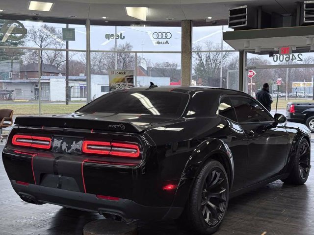 Used 2023 Dodge Challenger SRT Hellcat RWD image 6