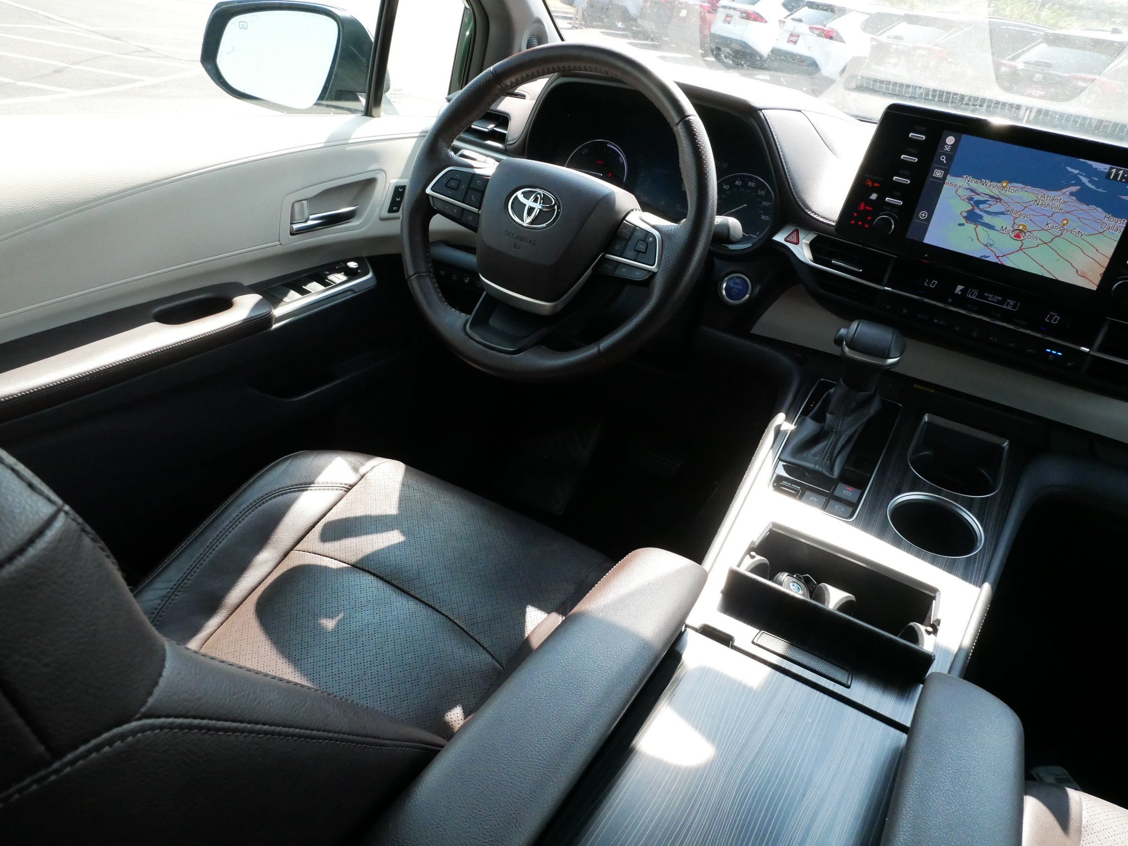 Certified 2021 Toyota Sienna Platinum FWD image 7