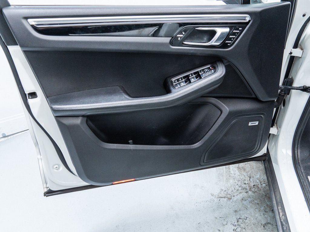 Used 2017 Porsche Macan S image 22