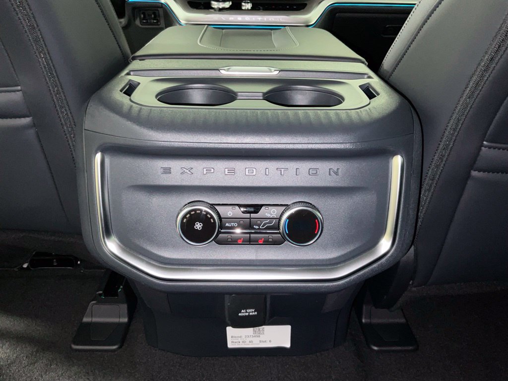 New 2027 Ford Expedition Platinum RWD image 18