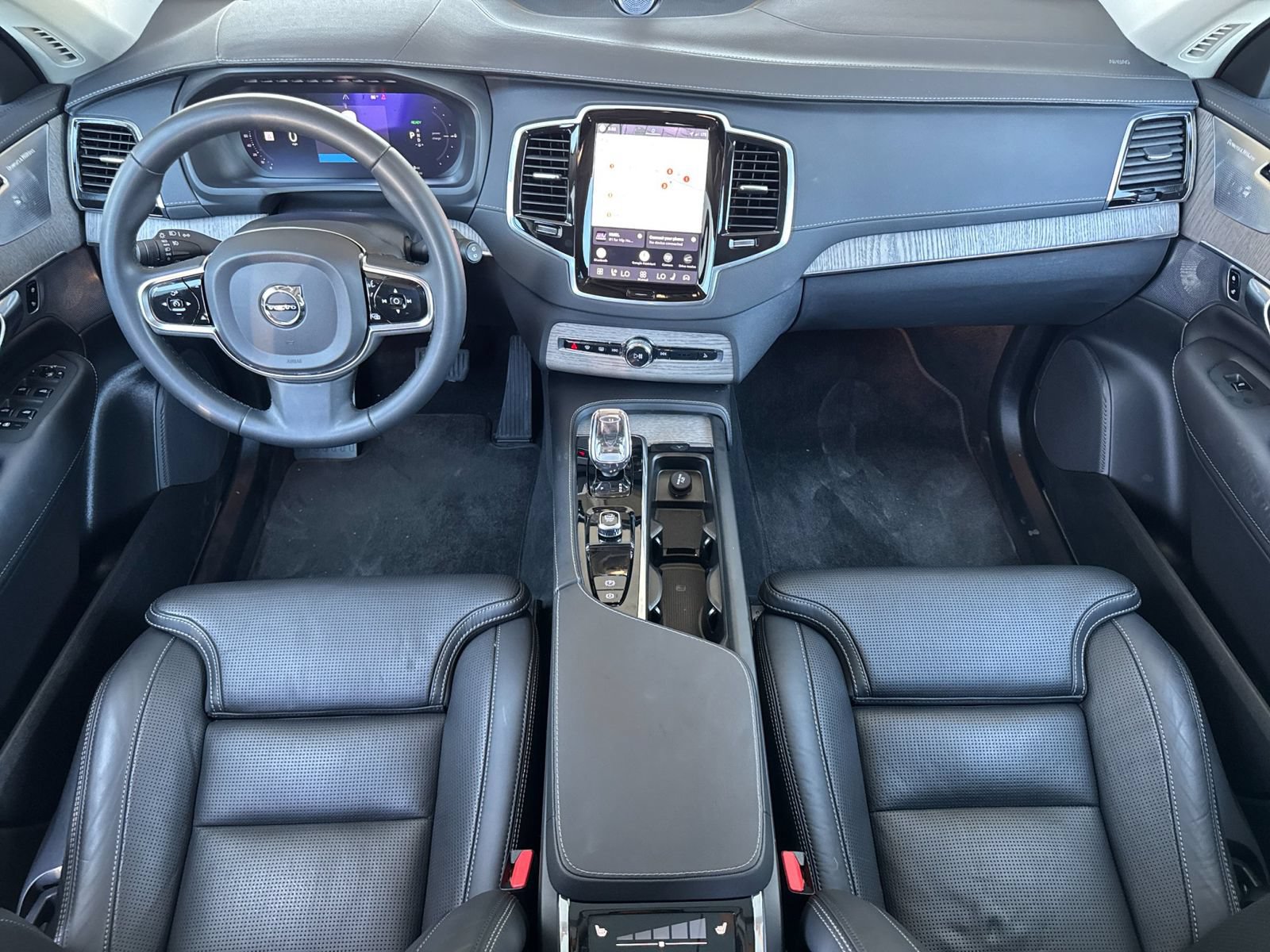 Certified 2023 Volvo XC90 T8 Ultimate AWD/4WD image 4