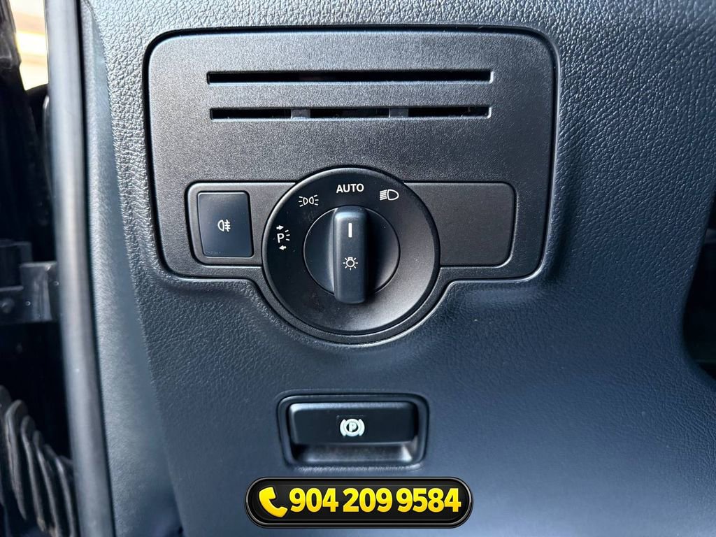 Used 2018 Mercedes-Benz Metris Passenger image 14