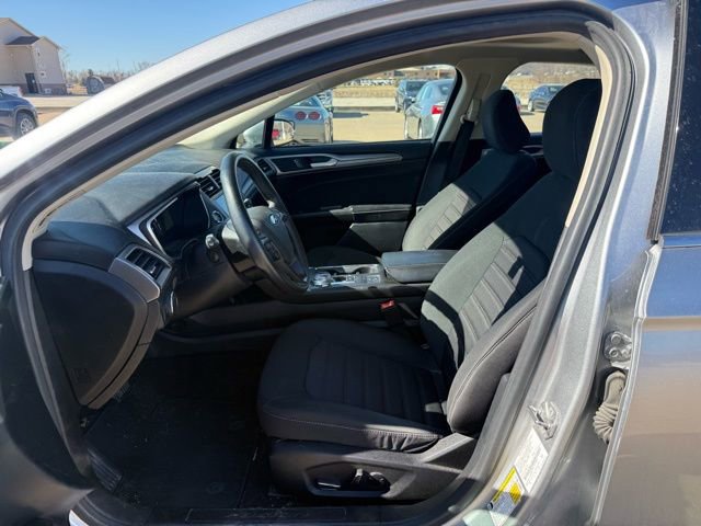 Used 2020 Ford Fusion SE image 10