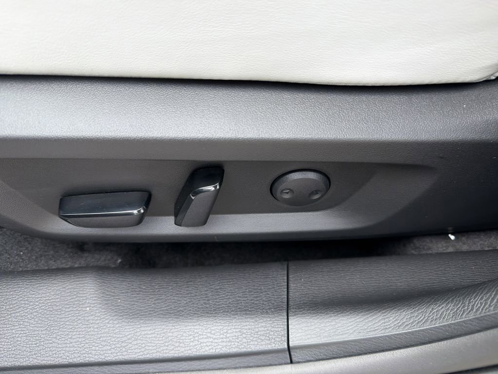 New 2026 Mitsubishi Outlander SE AWD/4WD image 16