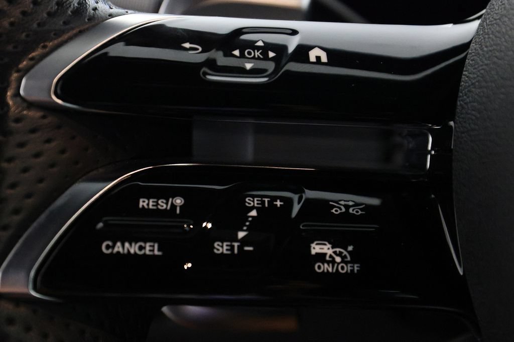 Used 2022 Mercedes-Benz SL 63 AMG 4MATIC image 26