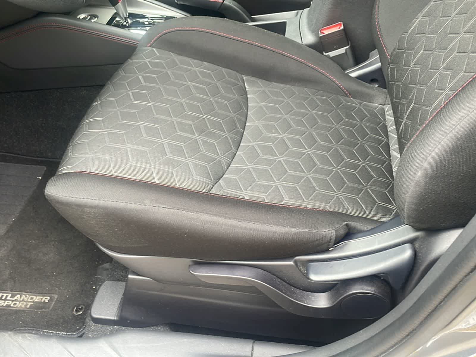 Used 2025 Mitsubishi Outlander Sport LE AWD/4WD image 12