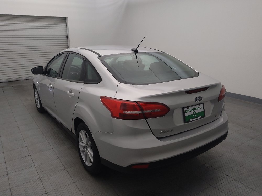 Used 2018 Ford Focus SE FWD image 5