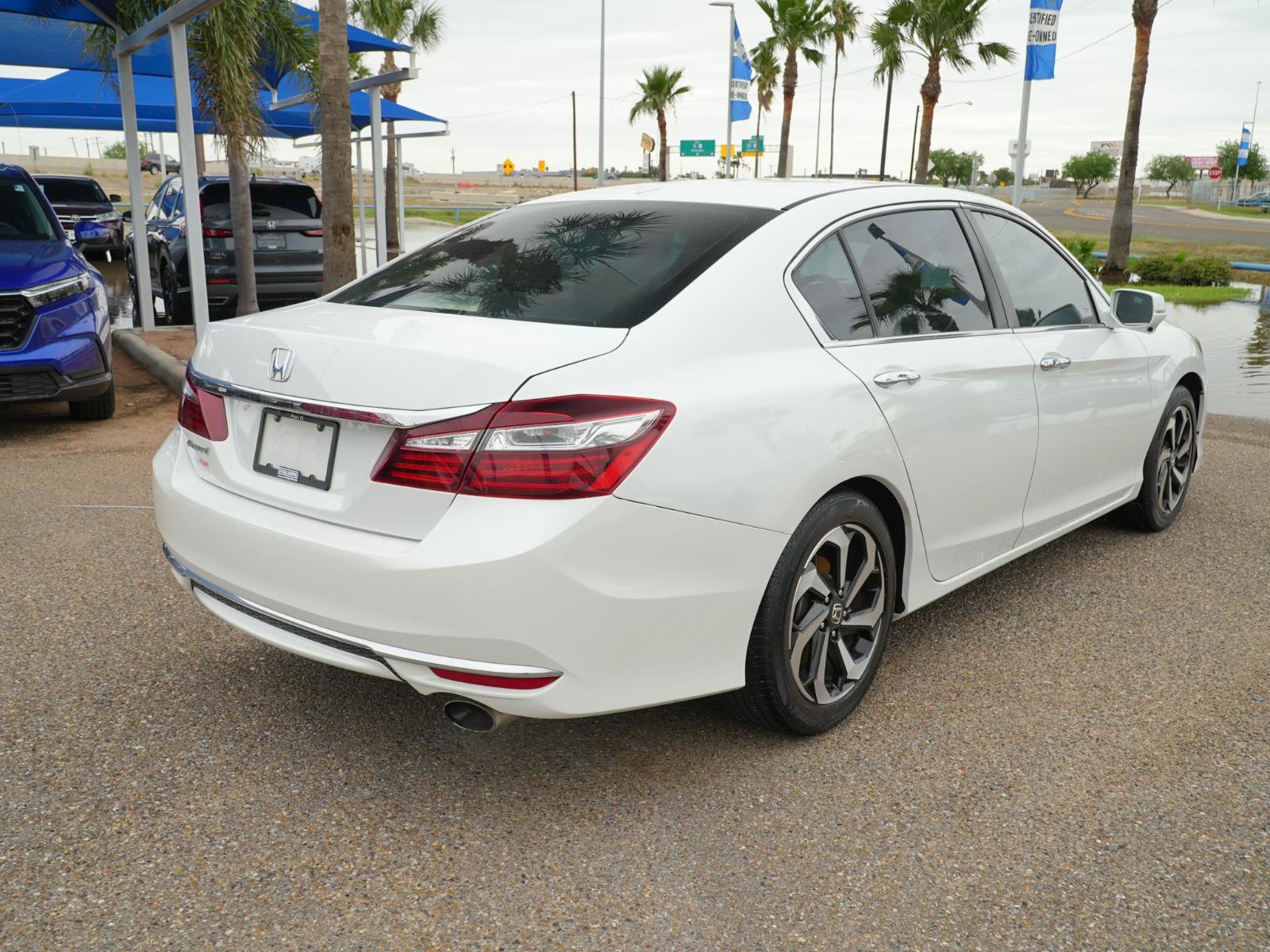 Used 2017 Honda Accord EX-L image 5