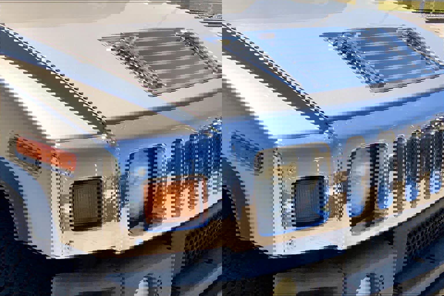 Used 2004 HUMMER H2 w/ Preferred Equipment Group image 27