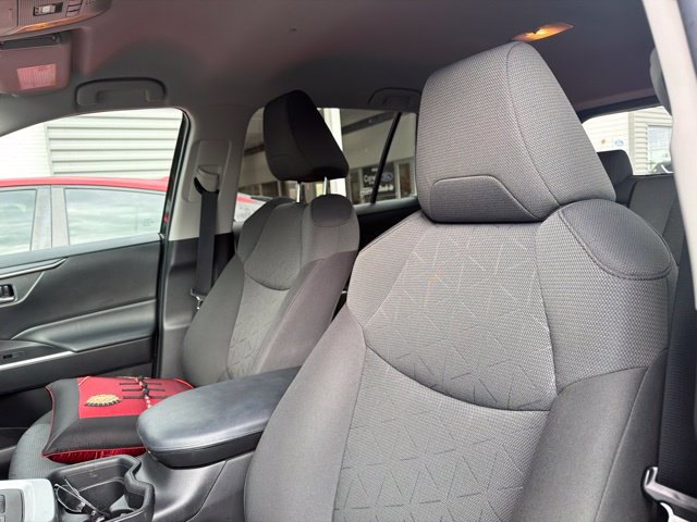 Used 2021 Toyota RAV4 XLE w/ XLE Grade Weather Package AWD/4WD image 16