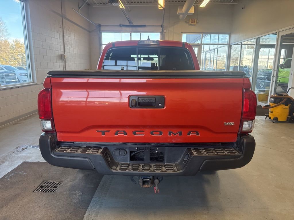 Used 2016 Toyota Tacoma TRD Sport w/ Towing Package image 4