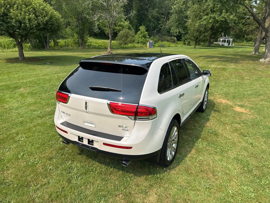 Used 2012 Lincoln MKX AWD image 22
