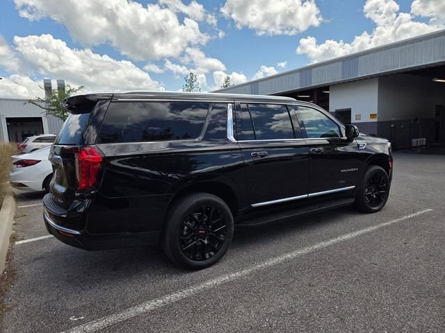 Used 2023 GMC Yukon XL SLT w/ SLT Premium Package image 5