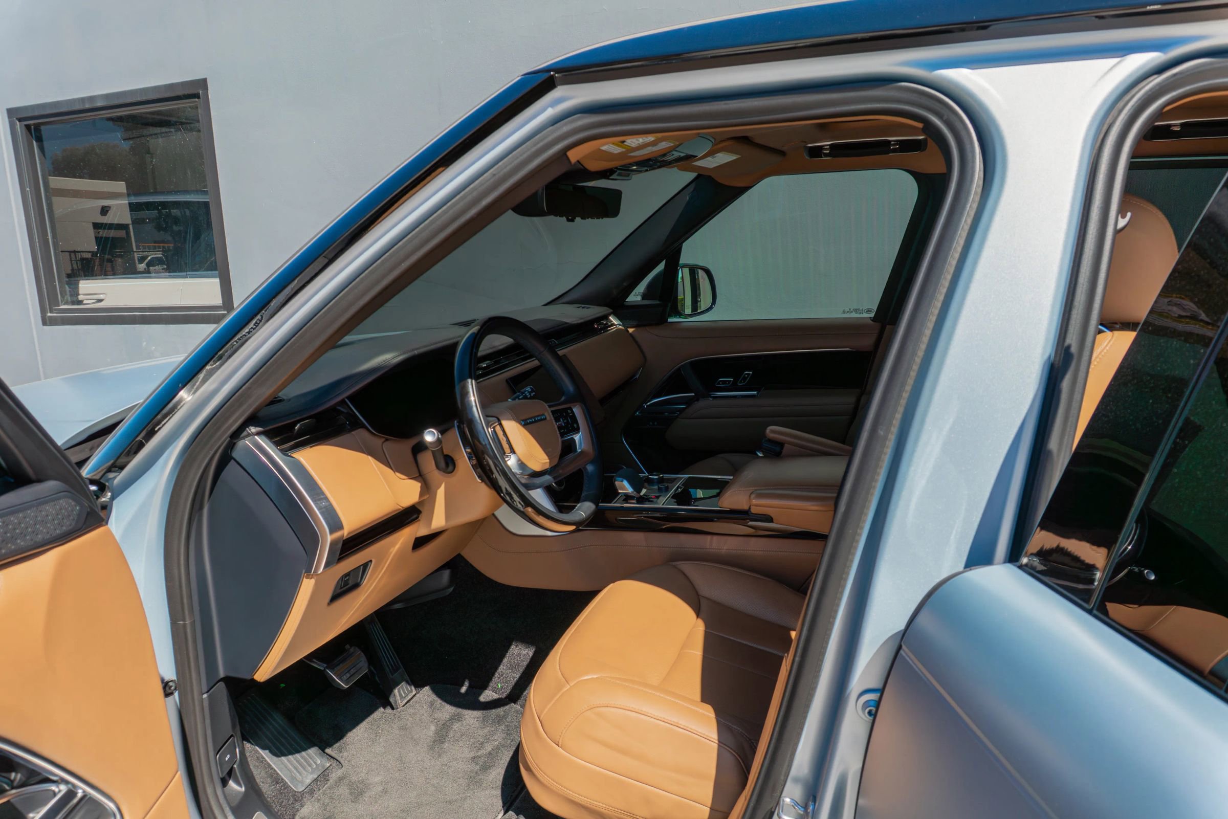 Used 2023 Land Rover Range Rover Autobiography image 10