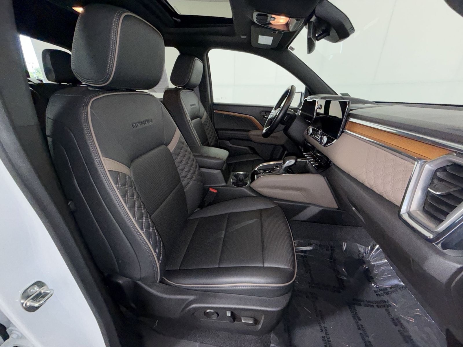 Used 2023 GMC Canyon Denali AWD/4WD image 28