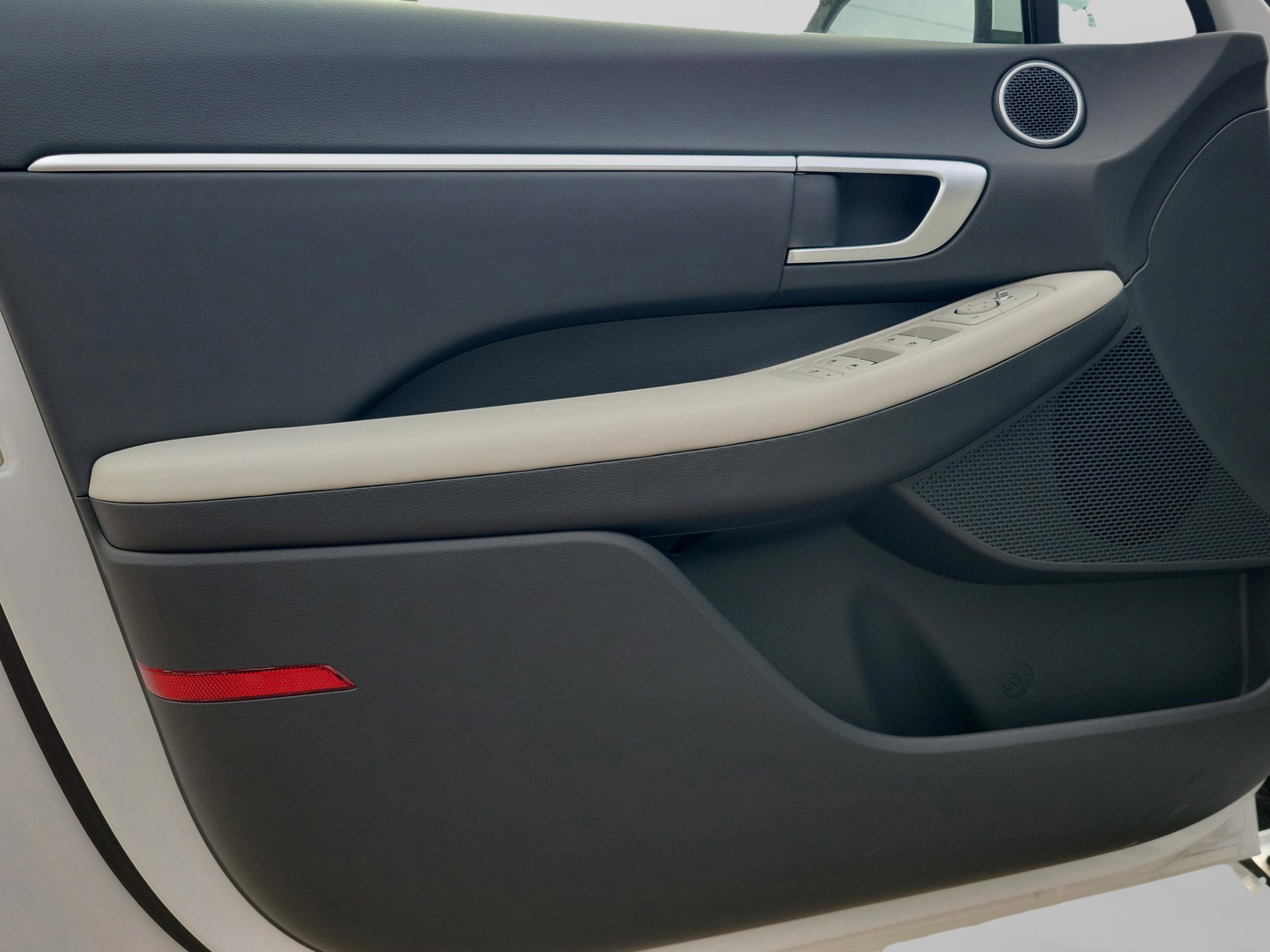 New 2025 Hyundai Sonata SEL image 30