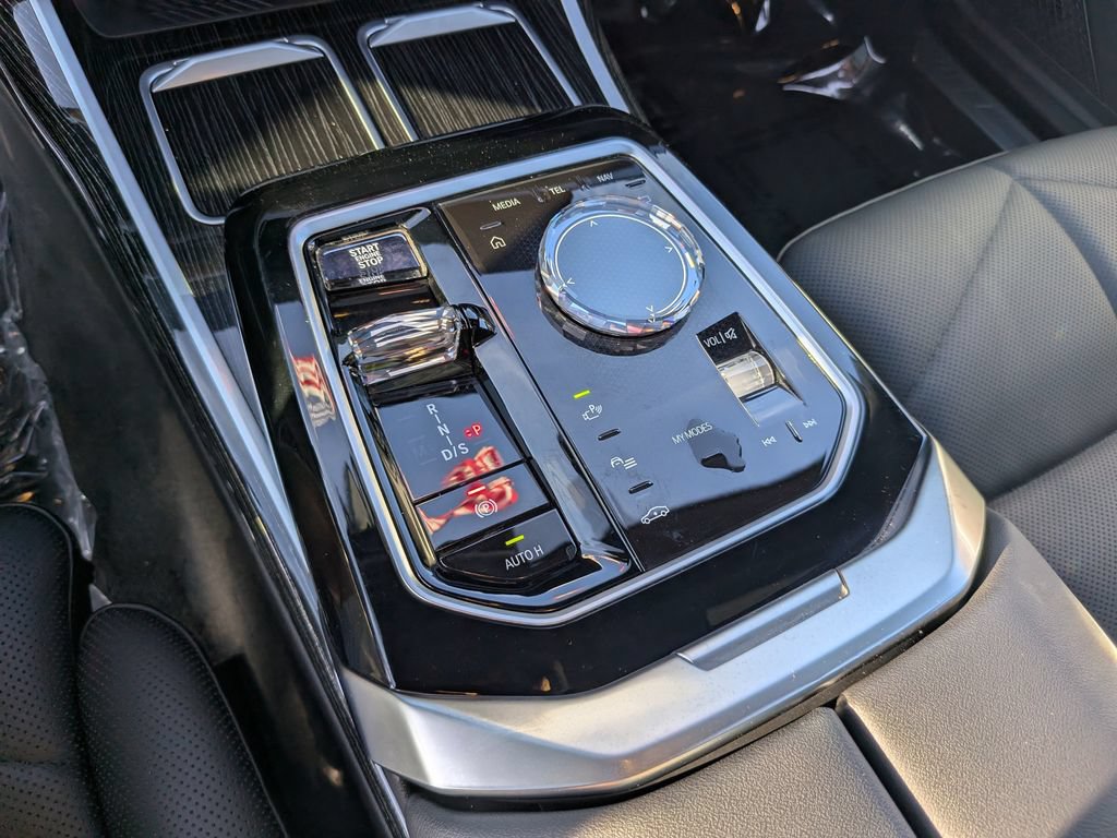 Used 2023 BMW 740i RWD image 21