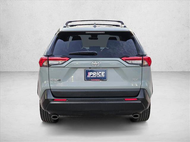 Used 2022 Toyota RAV4 XLE Premium image 7