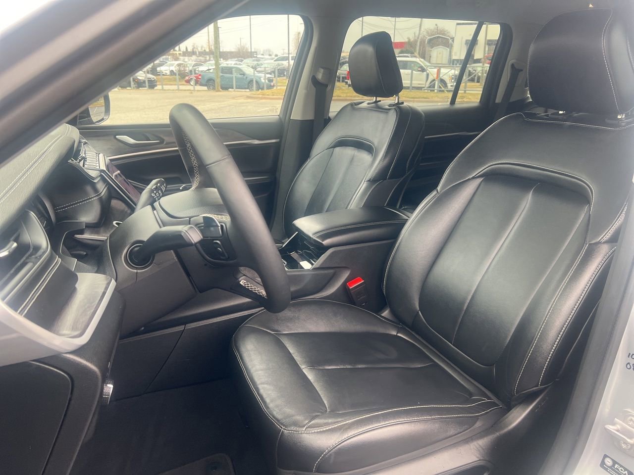 Used 2023 Jeep Grand Cherokee L Limited image 22