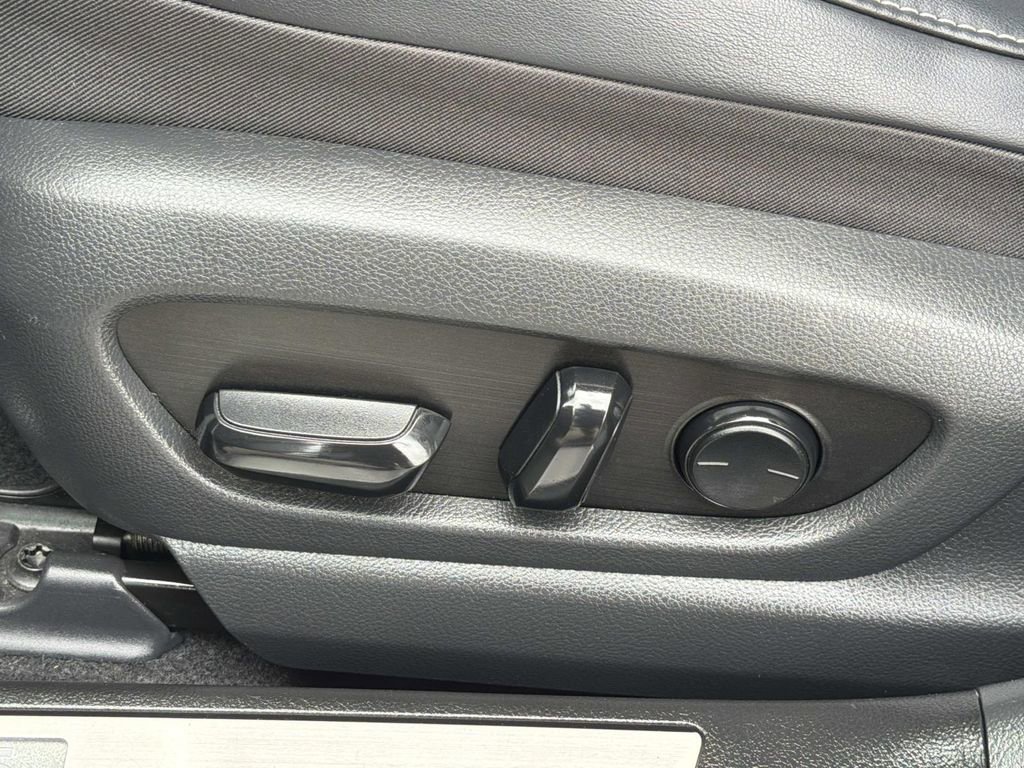 Used 2019 Lexus UX 200 w/ Premium Package image 19