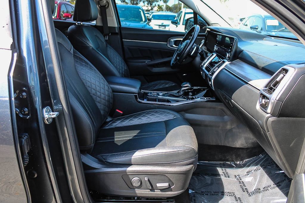 Used 2021 Kia Sorento SX Prestige AWD/4WD image 16