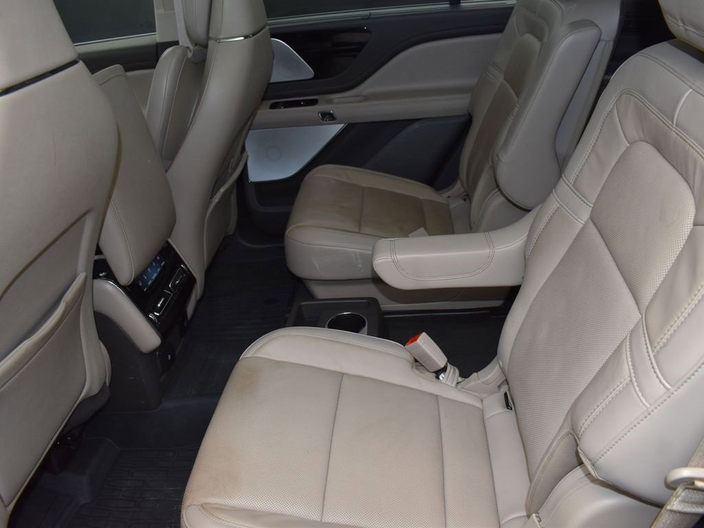Used 2023 Lincoln Aviator Reserve w/ Equipment Group 201A image 16